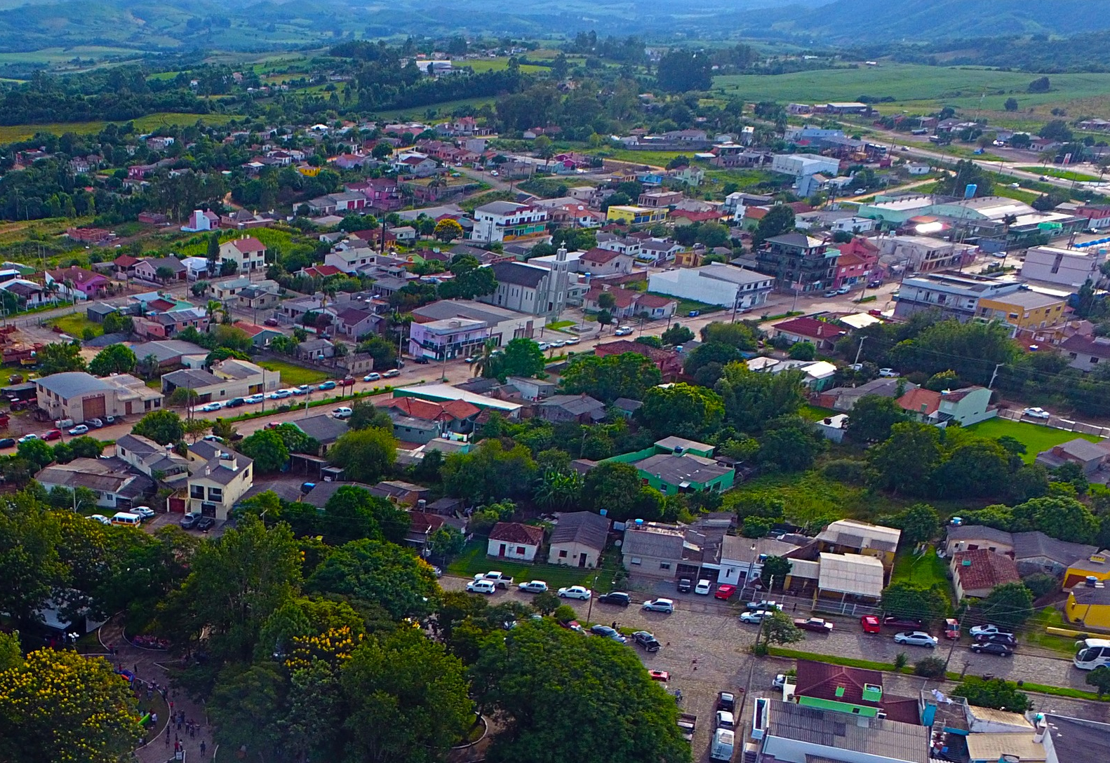 Atenção: a próxima Sessão Ordinária da Câmara, no dia 6, retornará ao horário das 20h ⏰