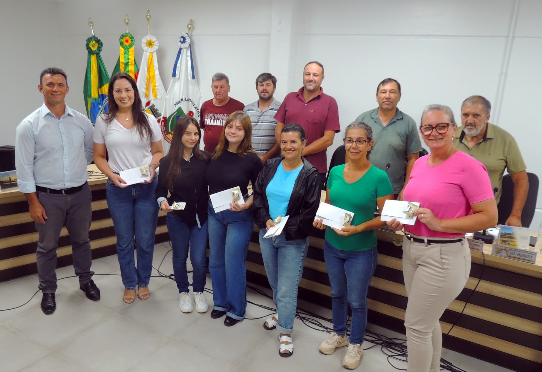 Câmara de Vila Nova do Sul homenageia mulheres do Legislativo 