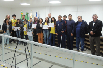 Câmara Municipal de Vereadores de Vila Nova do Sul parabeniza alunos da E.M.E.F. Professora Maria Pereira Teixeira por conquistas no 8° Torneio de Atletismo Escolar Sogipa/Rotary 2025